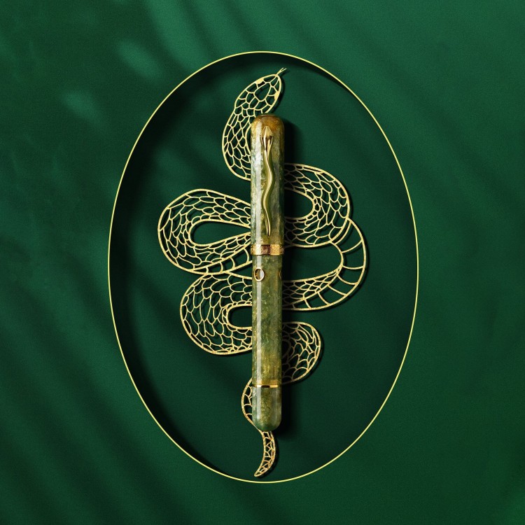 Nahvalur-Pen-of-the-Year-Snake-2025_1680x.jpg
